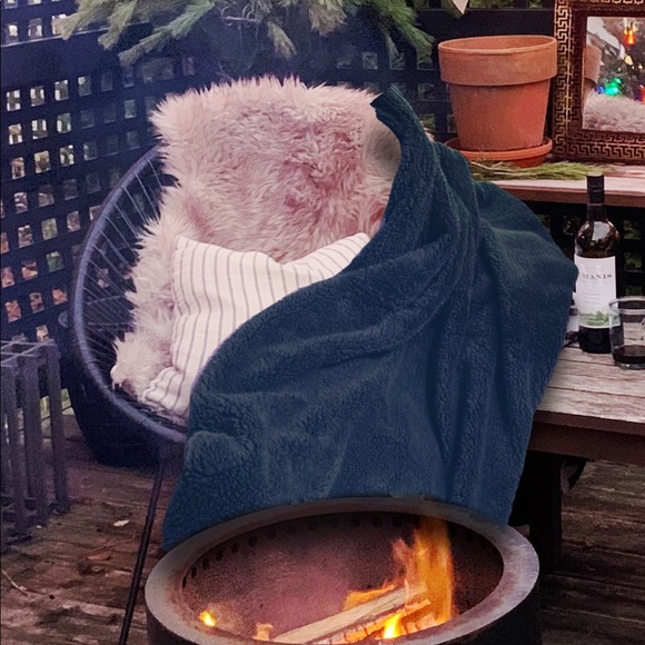 Super soft Sherpa blanket - Picture 5 of 5